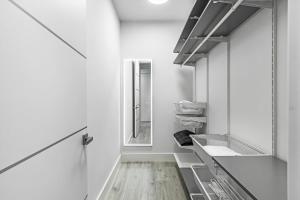 Chic & Cozy River District Townhouse