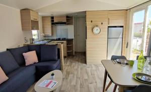 Campings EA - Votre sejour detente, 3 ch, 2 SDB, proche plages et parc aquatique : photos des chambres