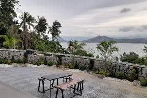 Villa with Private Pool Overlooking Taal Lake - Lipa