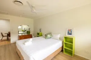 Spacious 3-BR Home in the Heart of the Gold Coast - Ernest Junction