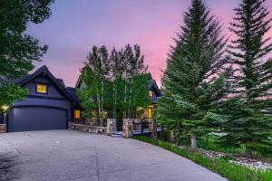 NEW LISTING! Après & Fairway Retreat home