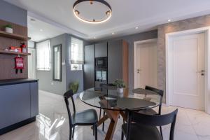 Brand New Luxurious Seafront With View Apartment - Prime Location