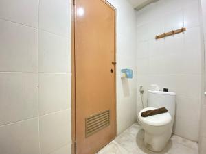 Cozy 2BR Apartment at Pinewood Jatinangor By Travelio