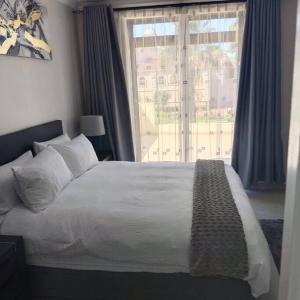 107 St Tropez Eyrie Holiday Apartments