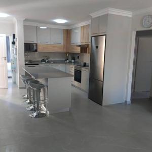 107 St Tropez Eyrie Holiday Apartments