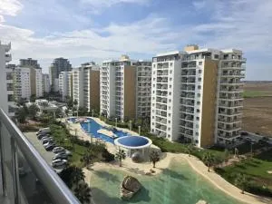 1-Bedroom Poolside Cornelius Apartment in Caesar Resort - Dherinia