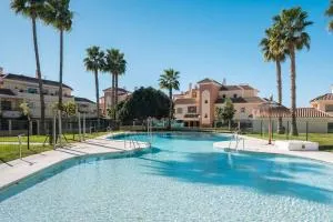 Baviera Homes Sunset and Golf - 卡莱塔德贝莱斯