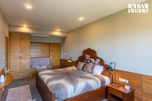 StayVista at Grove - Elysium Estate Scenic 2BR, Bonfire