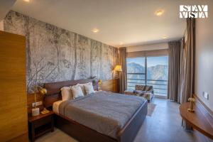 StayVista at Grove - Elysium Estate Scenic 2BR, Bonfire