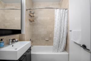 FiDi 1BR w Gym Lounge Complete Gym NYC-500