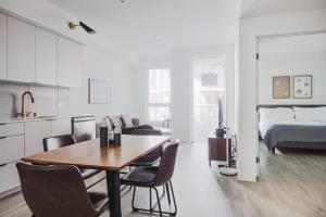 Blueground Brentwood pool gym near metro LAX-1285