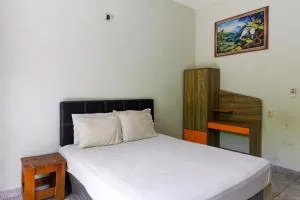 RedDoorz at Saren Anyar Homestay Lukluk - 塔巴南