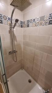 Appartements Les Chalets de SAUMUR, Piscine & Parc boise, 100m du CadreNoir : photos des chambres