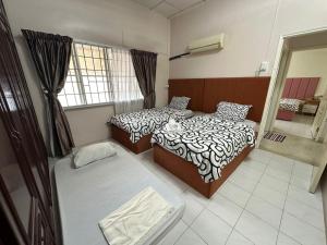 4 Bedroom House with Swimmin Pool at PD by MAISON