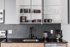 Blueground First Hill rooftop nr stadiums SEA-792