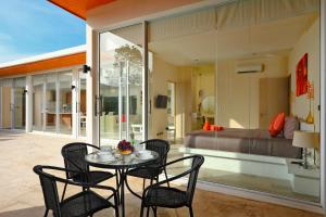 4bdr Modern Villa Signature by CapitalPro