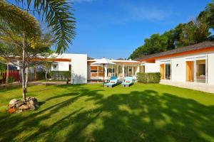 4bdr Modern Villa Signature by CapitalPro