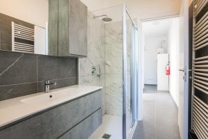 GuestHost - Spazioso apt- accesso privato al lago & posto auto