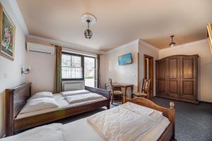 Superior Triple Room with Balcony and Free Parking room in Garni Hotel Terano
