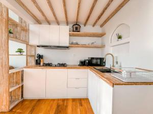 Stylish Tiny Villa Mezzanine near Canggu Central