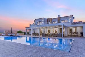 Villa Goldeneye - Luxury 6 Bedroom Villa