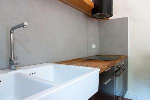 Romana 4 Bedrooms with Garden