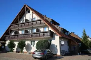 Hotel Garni Alte Post - 坎德尔恩