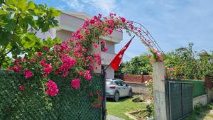 Close to IST Airport, Sea view& peaceful apartment