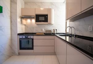 102 Hibiscus Monte Dourado - Deluxe Apartment with Private Deck