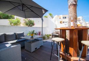 102 Hibiscus Monte Dourado - Deluxe Apartment with Private Deck