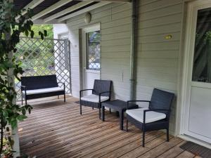 Les Chalets de SAUMUR, Piscine & Parc boisé, 100m du CadreNoir
