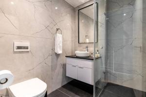 Urban Palette - Modern & Artistic Green Point Apt