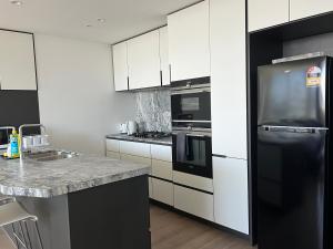 WSP harbour view flat with free parking