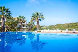 42 Presa do Moura - Elegant 2-Bedroom Townhouse