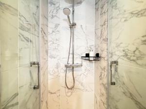 Appartements Le Saphir - Parking, Jardin Prive, Hyper-Centre & Calme : photos des chambres