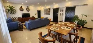 Private cosy home close to city center with views - Tare