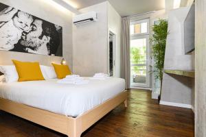 New Modern in Trastevere with Garden