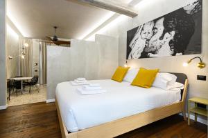 New Modern in Trastevere with Garden