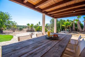 Yoba Horse Farm - Charming 3-Bedroom Farmhouse