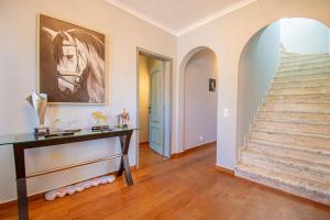 Yoba Horse Farm - Charming 3-Bedroom Farmhouse