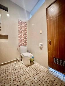 5min to SM, Beside Landbank, max 6 pax