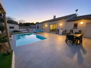 Le point BE - Magnifique villa avec piscine chauffée pour 6 personnes - Cruscades