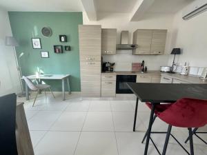 28 Green Retreat - 1 Minute To Sea