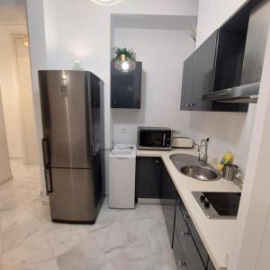 Modern and wide- 1Bd 1Bth- Triana