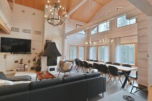 Lucky Levi Lodge Incl WiFi, Sauna, AC, Fire wood