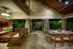 Villa Deh Simba at Oberoi