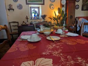 B&B / Chambres d'hotes Charme au coeur des Chateaux de la Loire avec Wifi - FR-1-590-305 : photos des chambres