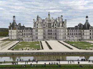 B&B / Chambres d'hotes Charme au coeur des chateaux : Chambre d-hotes avec Wifi - FR-1-590-329 : photos des chambres