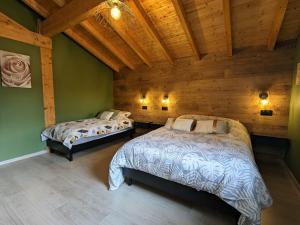 Maisons de vacances Chalet cosy avec sauna et spa dans le Massif des Vosges - FR-1-589-672 : Maison de Vacances