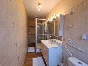 Maison de ville conviviale avec jardin proche dArgenton-sur-Creuse - FR-1-591-628